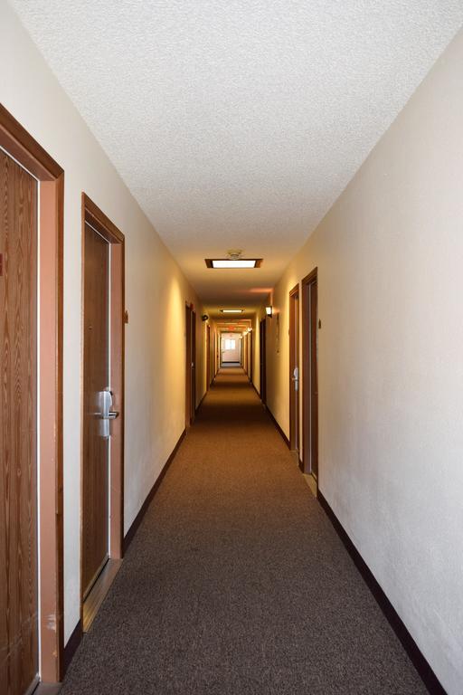 Country Inn Libby Экстерьер фото