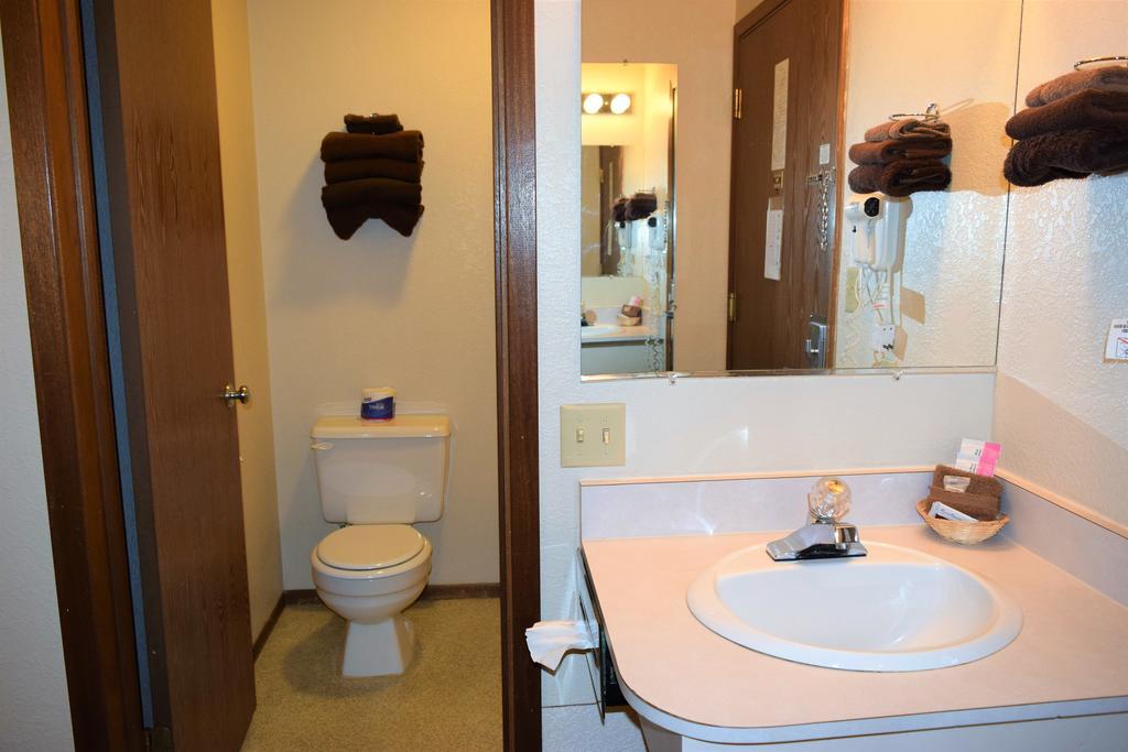 Country Inn Libby Экстерьер фото